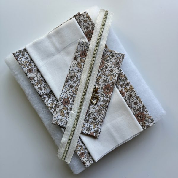 kit couture pochette matelassée à froufrous