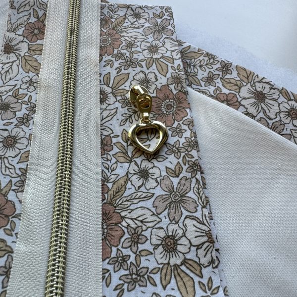 kit couture pochette matelassée à froufrous
